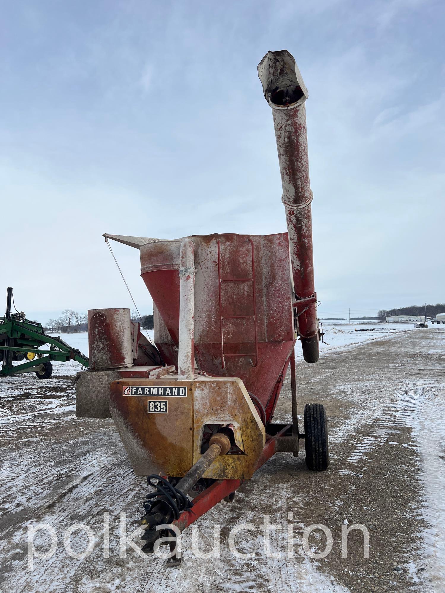 Farmhand 325 Grinder/Mixer with Bale Grinder