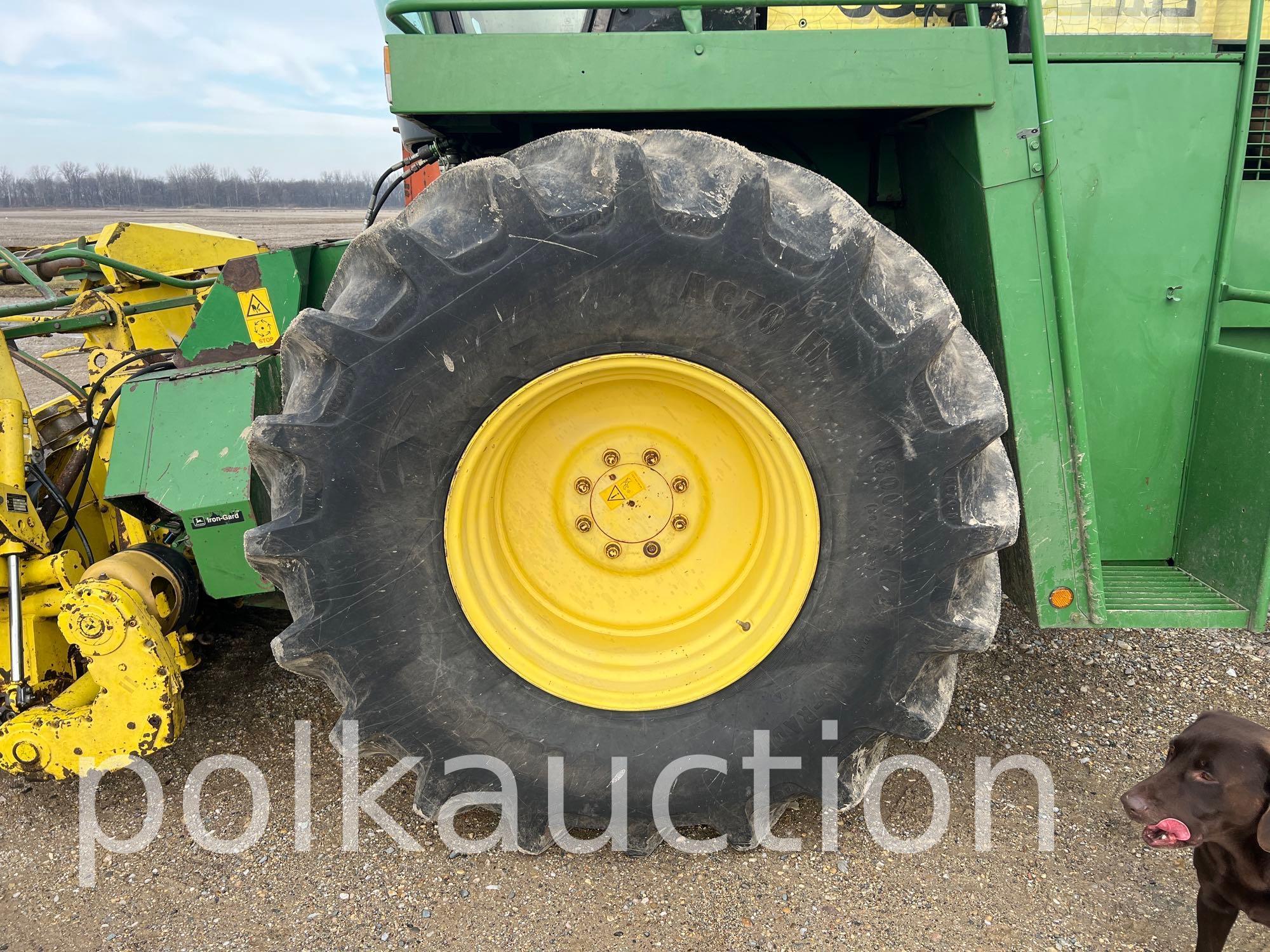 JD 6950 Forage Harvester (2002)