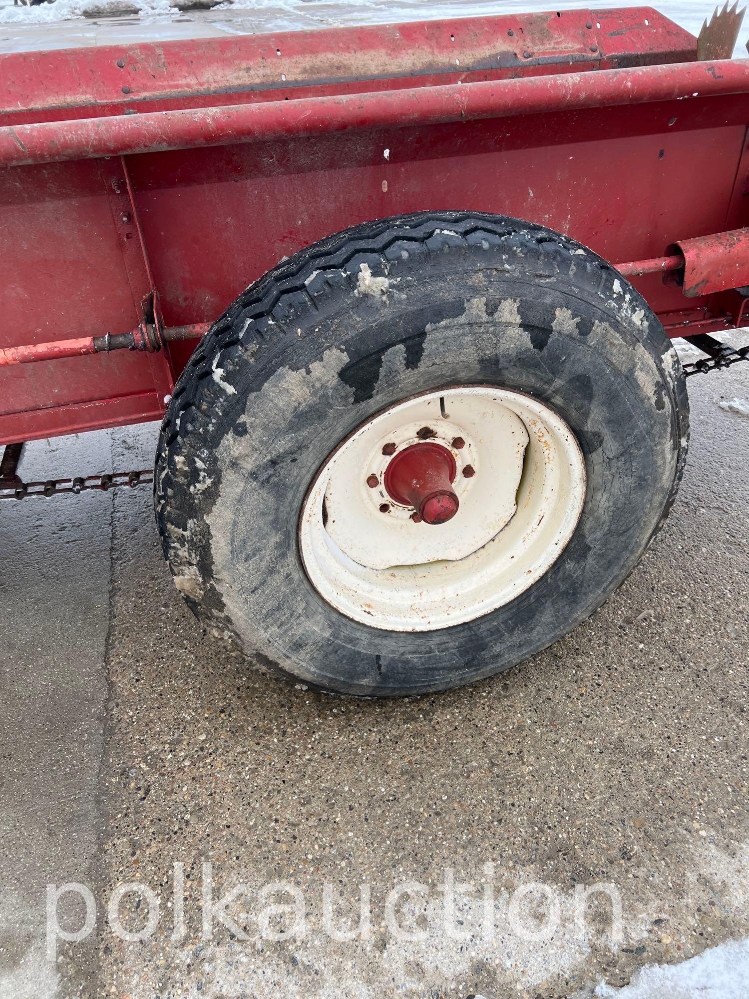 NH 328 Manure Spreader