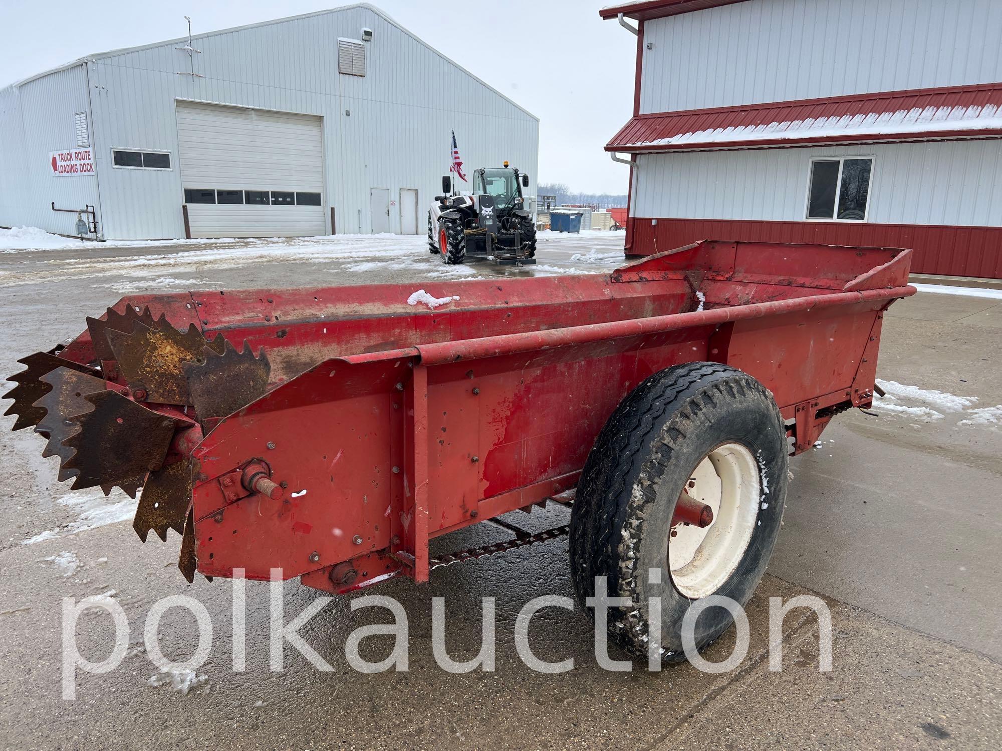 NH 328 Manure Spreader