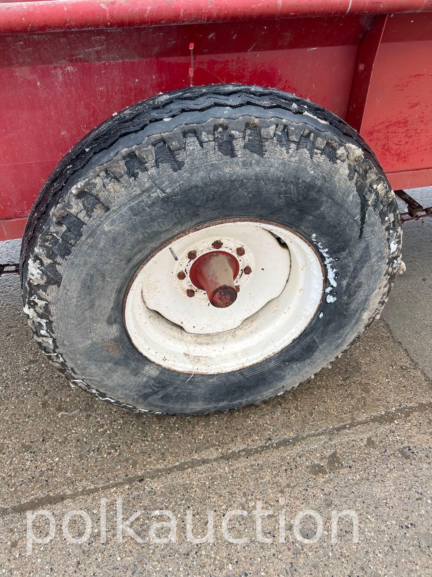 NH 328 Manure Spreader