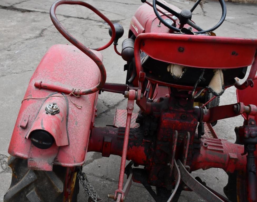 4811-(1960) PORSCHE JUNIOR TRACTOR