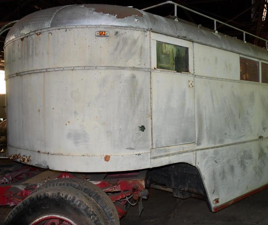 4623-(1949) INTERNATIONAL KB-8 TRUCK w/ 32' TRAILER