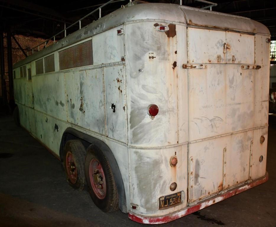 4623-(1949) INTERNATIONAL KB-8 TRUCK w/ 32' TRAILER