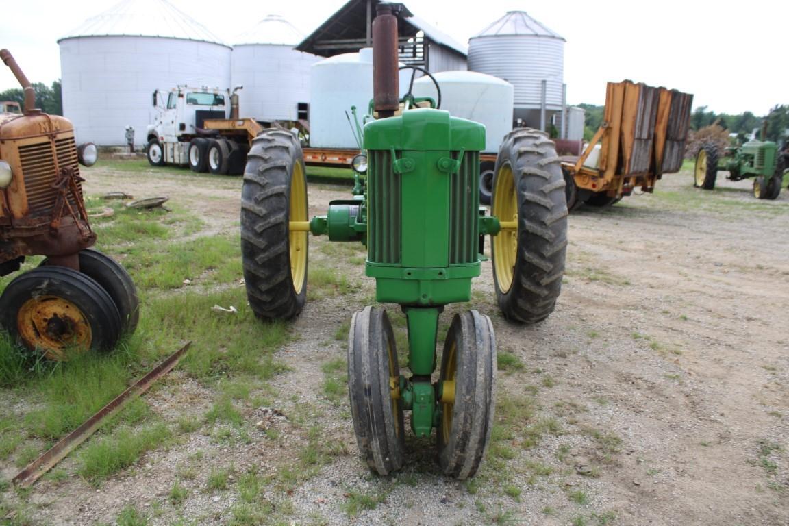 32052-JOHN DEERE 520