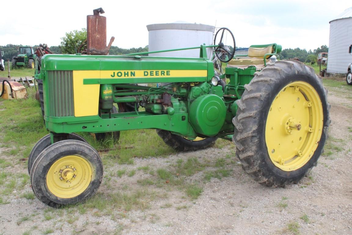 32052-JOHN DEERE 520