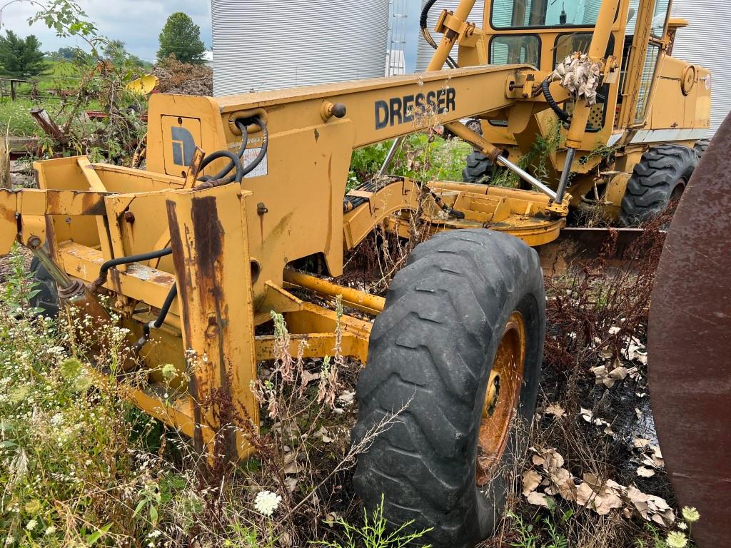 32064-DRESSER A500E ROAD GRADER