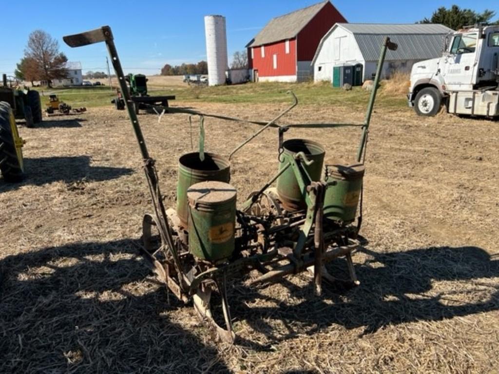 99611-JOHN DEERE 2-ROW PLANTER