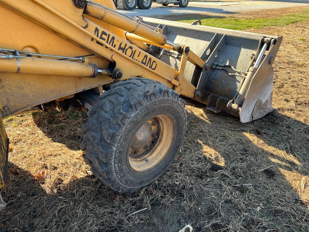 34120-FORD 675E TRACTOR LOADER/BACKHOE