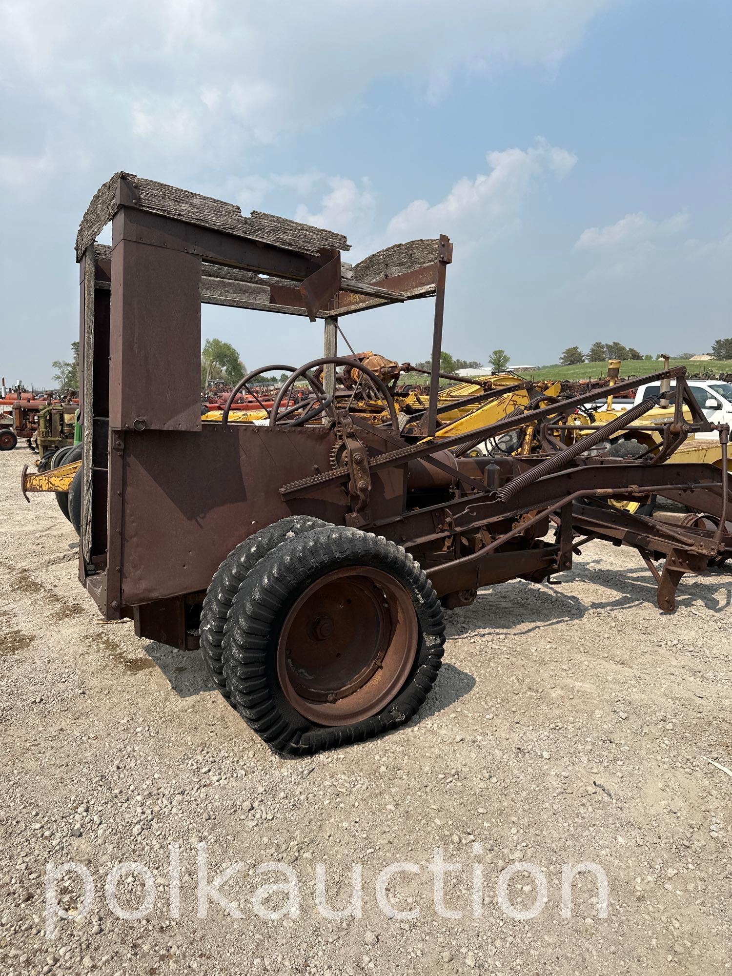 IH 10-20 MOTOR GRADER