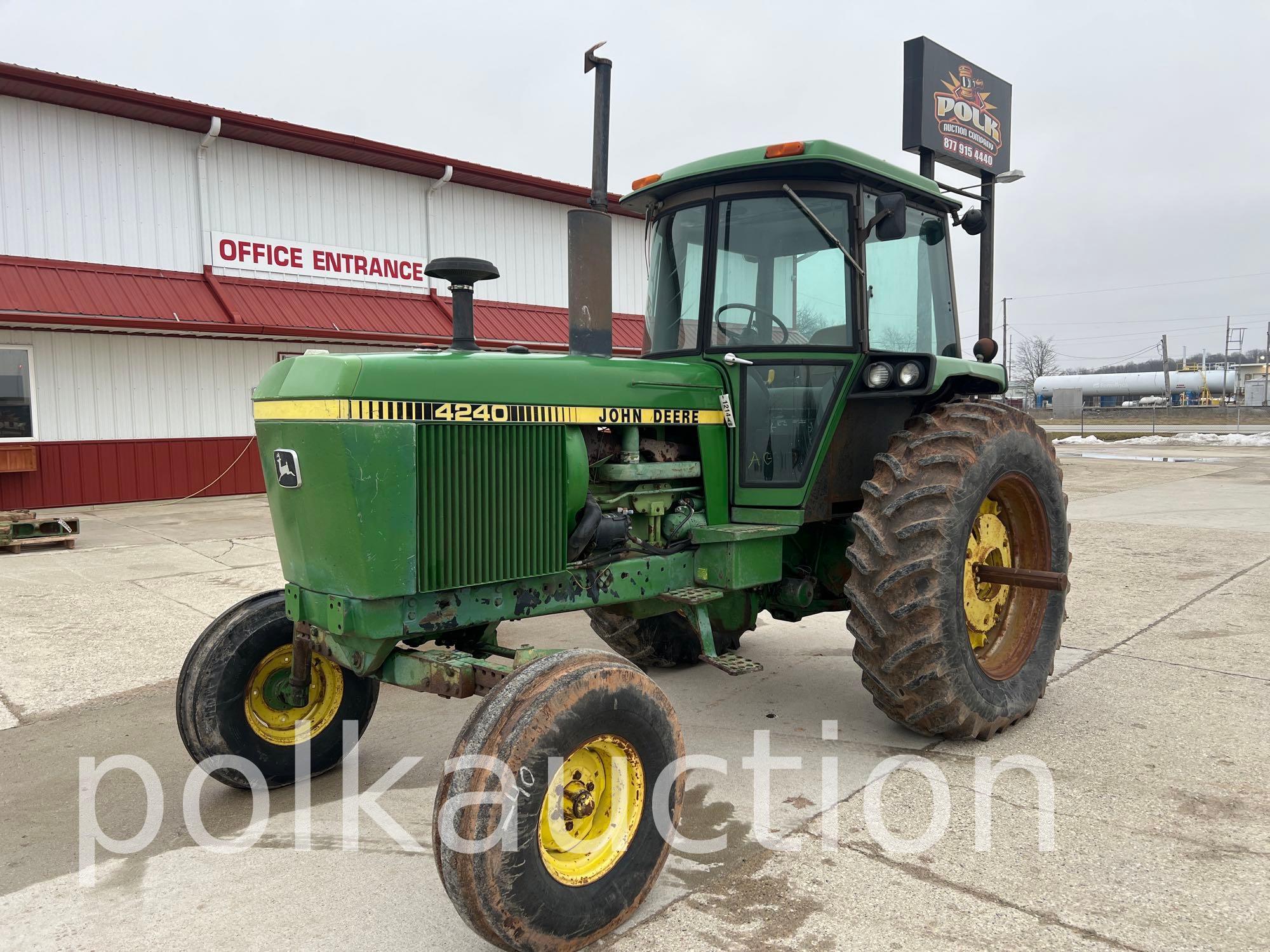 1214-JOHN DEERE 4240 (SN# 1)