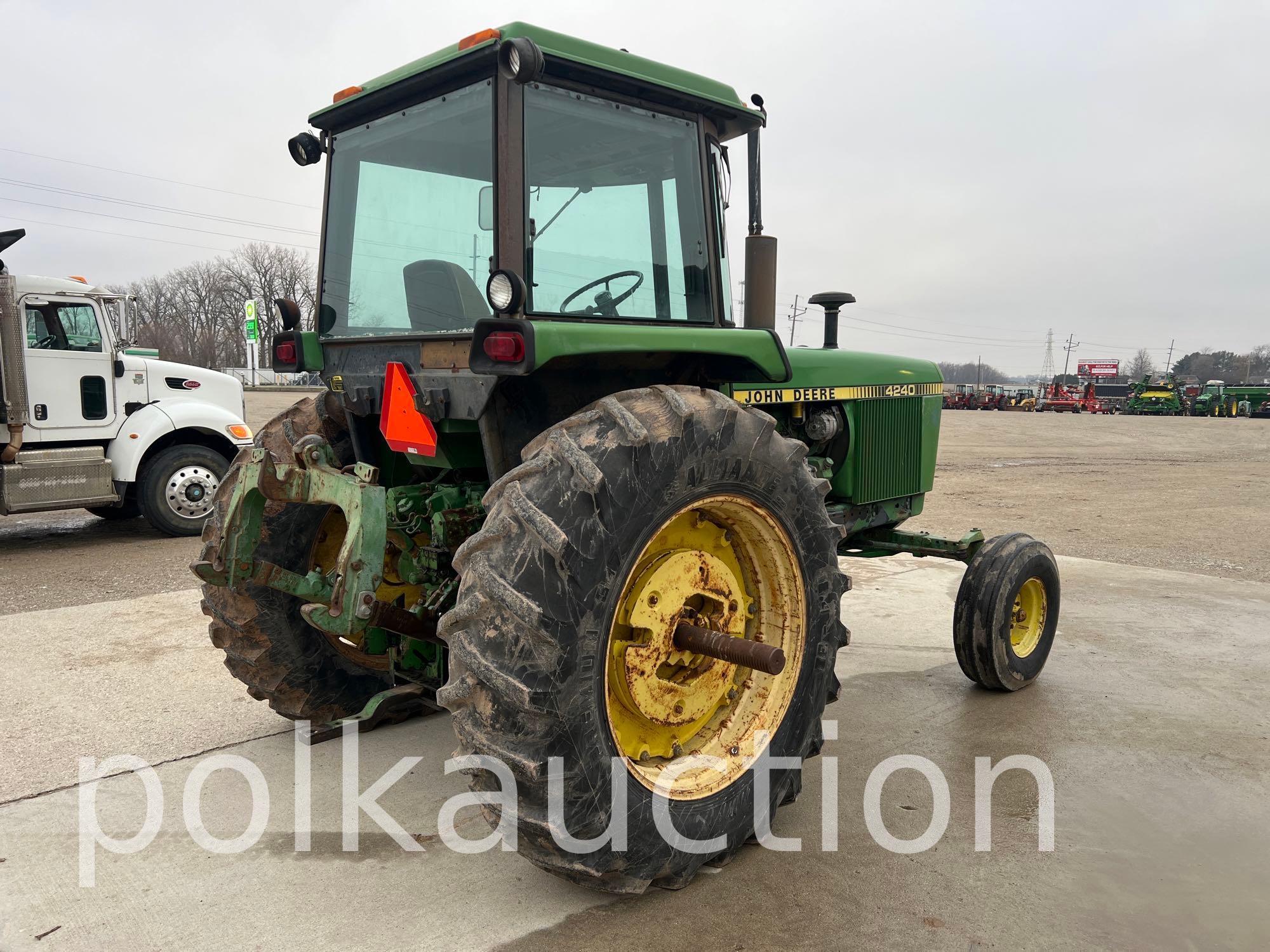 1214-JOHN DEERE 4240 (SN# 1)