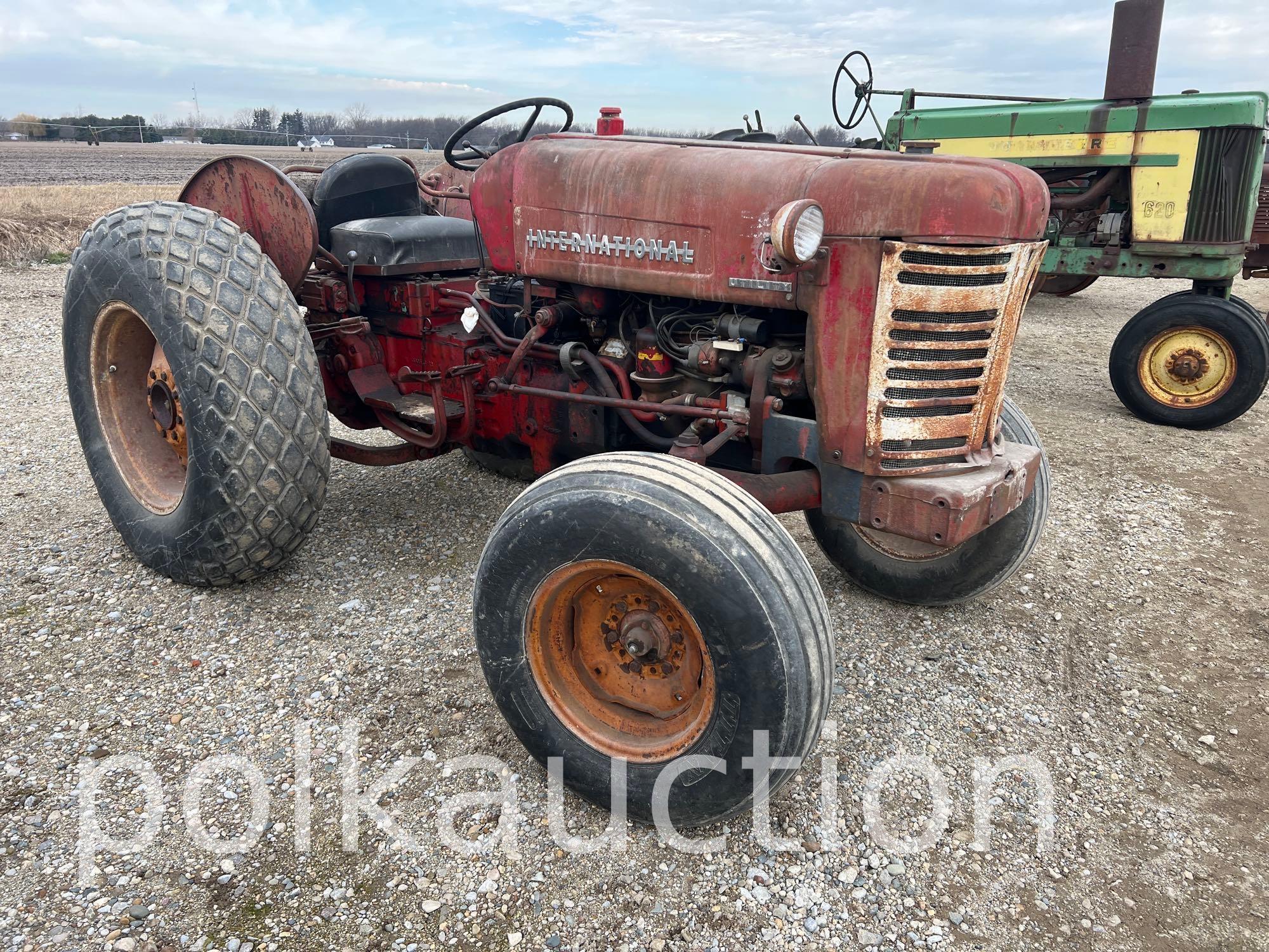 1362-INTERNATIONAL HARVESTER 330 UTILITY (SN# 4347)