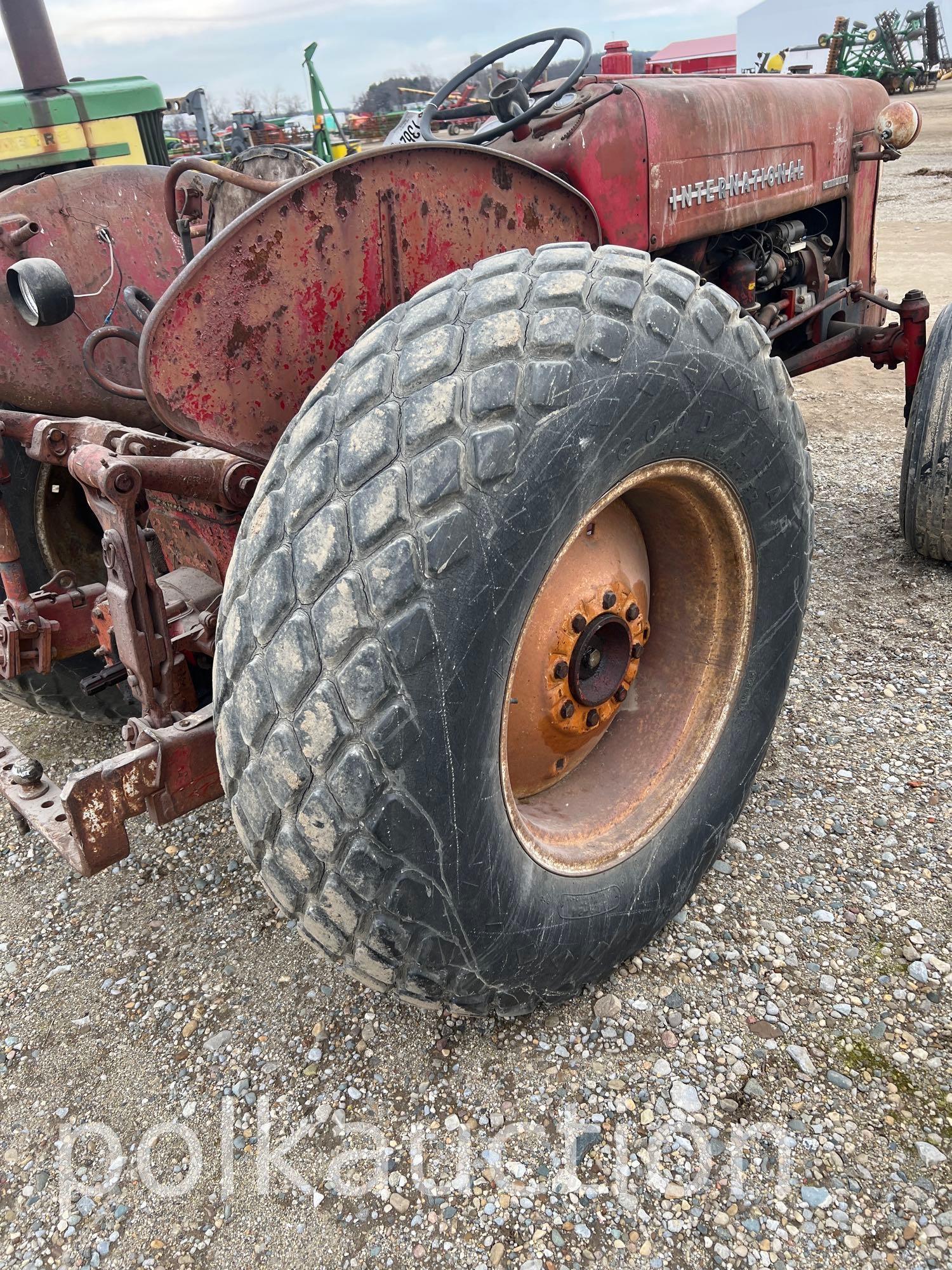 1362-INTERNATIONAL HARVESTER 330 UTILITY (SN# 4347)