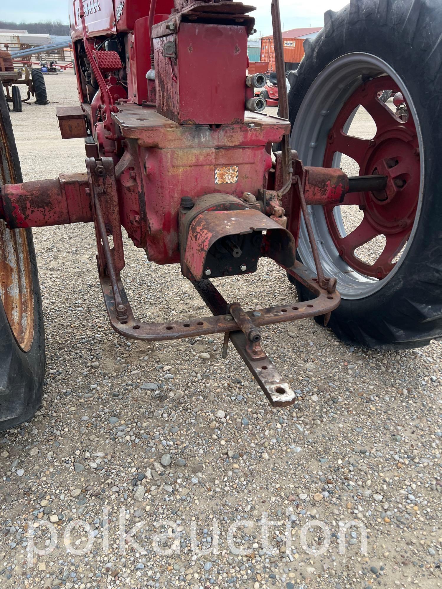 3801-FARMALL 400 (SN#32470)