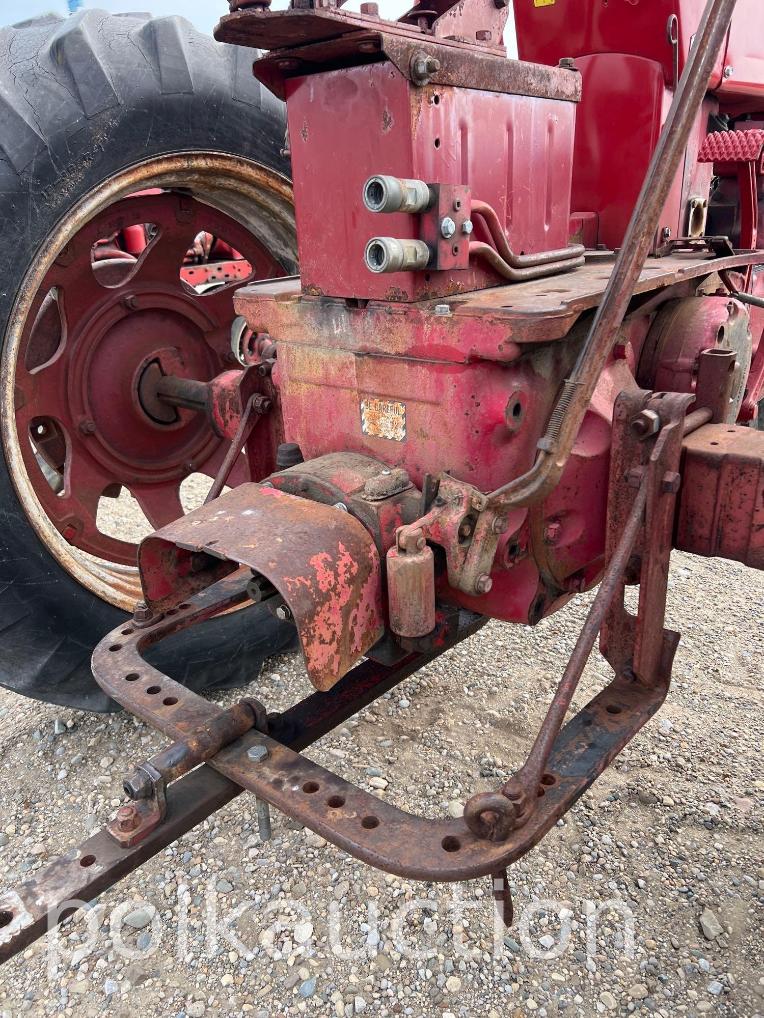 3801-FARMALL 400 (SN#32470)