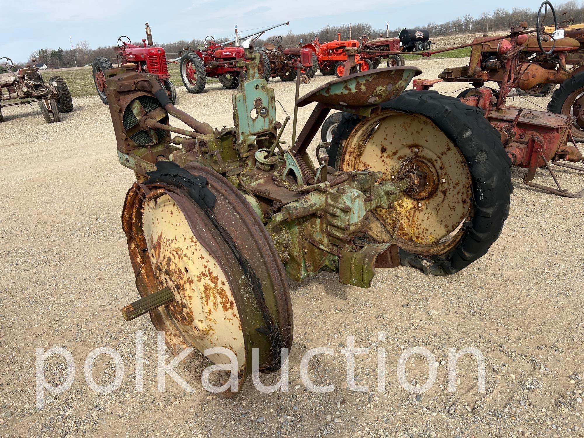 3862-JOHN DEERE STYLED B PARTS TRACTOR (SN#65293)