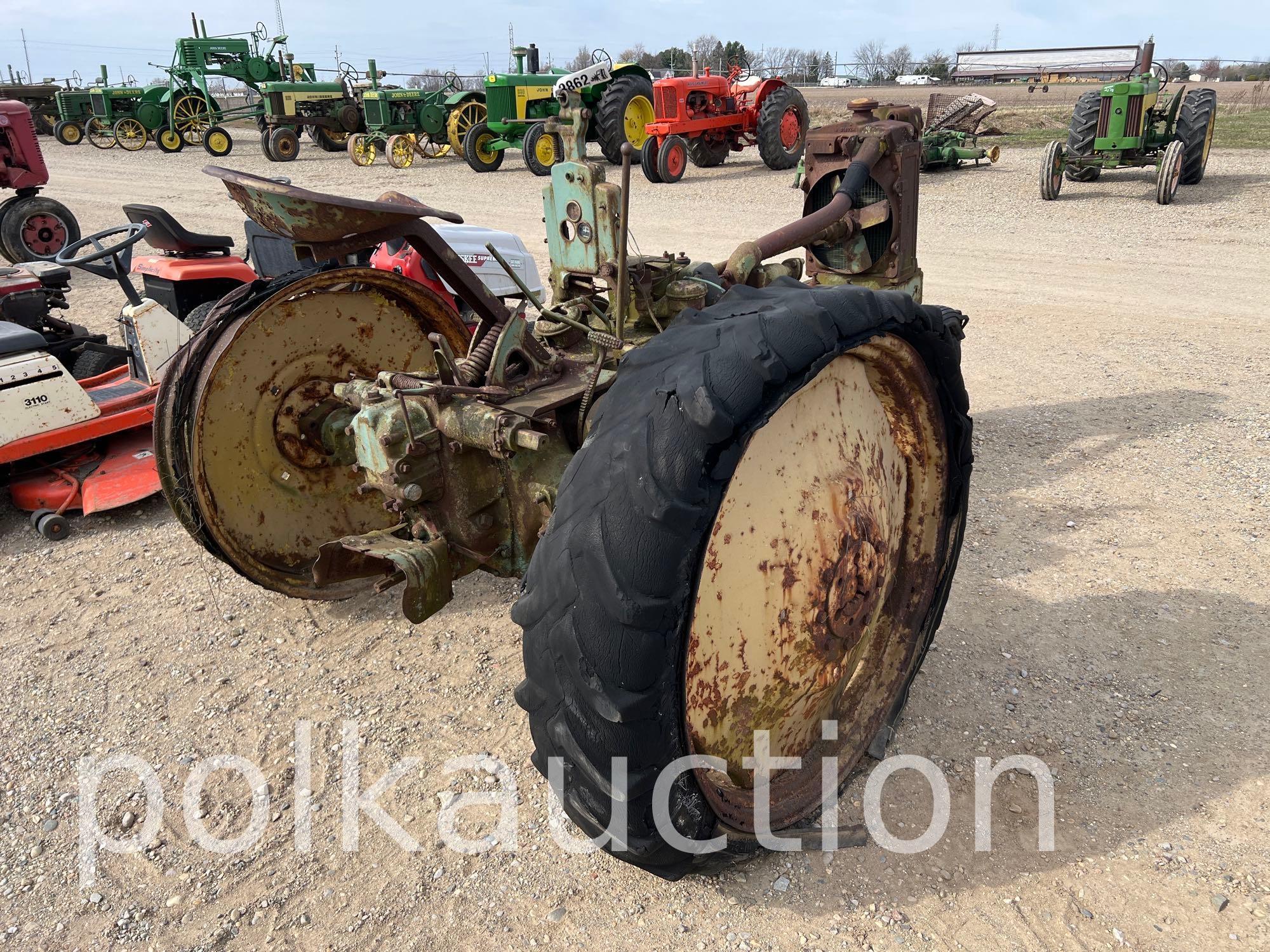 3862-JOHN DEERE STYLED B PARTS TRACTOR (SN#65293)