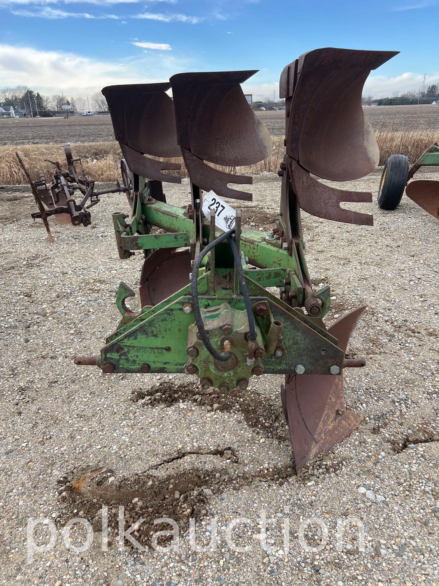 237-JOHN DEERE 3 BTM ROLLOVER PLOW