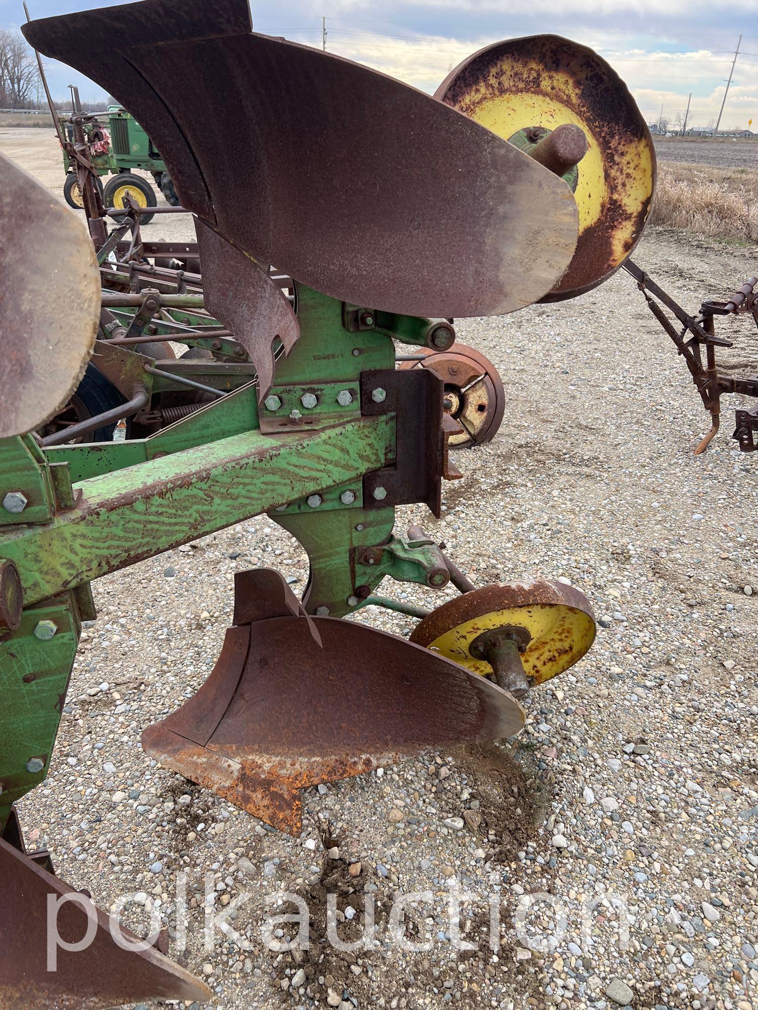 237-JOHN DEERE 3 BTM ROLLOVER PLOW