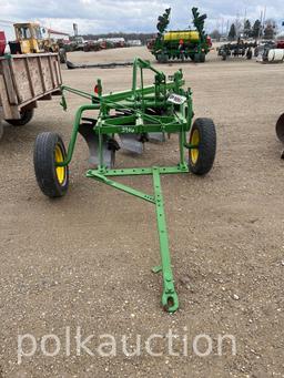 3906-JOHN DEERE 4 BOTTOM PLOW PULL TYPE