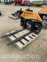 2057-SKID STEER PALLET FORK HYDRAULIC ADJUSTABLE