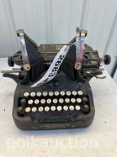 VINTAGE OLIVER TYPEWRITER