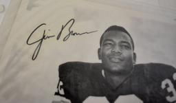 AUTOGRAPHED CLEVELAND BROWNS JIM BROWN PHOTO