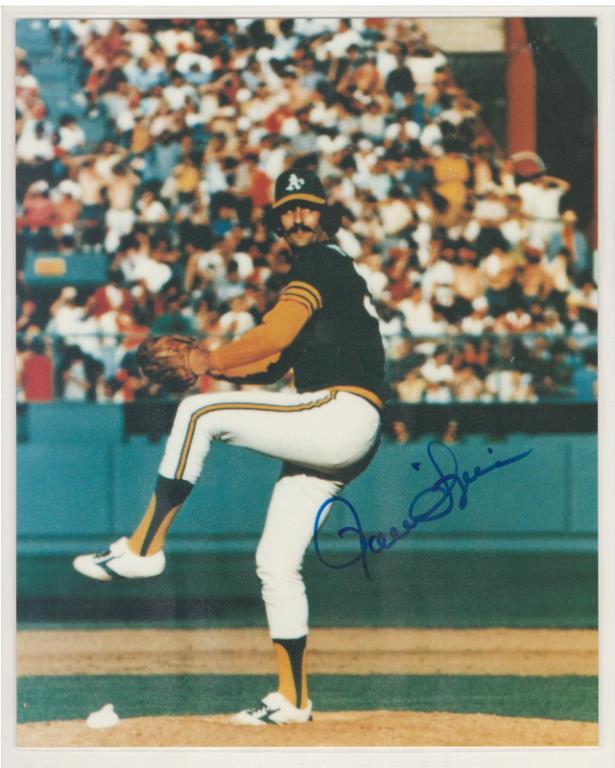 AUTOGRAPHED PHOTO OF OAKLAND A's ROLLIE FINGERS
