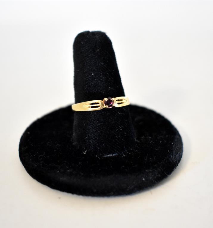 14 KARAT GOLD LADIES RING