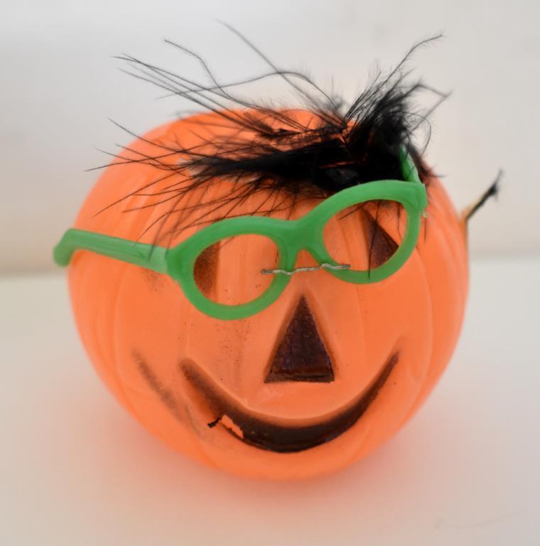 VINTAGE HALLOWEEN JACK-O-LANTERNS