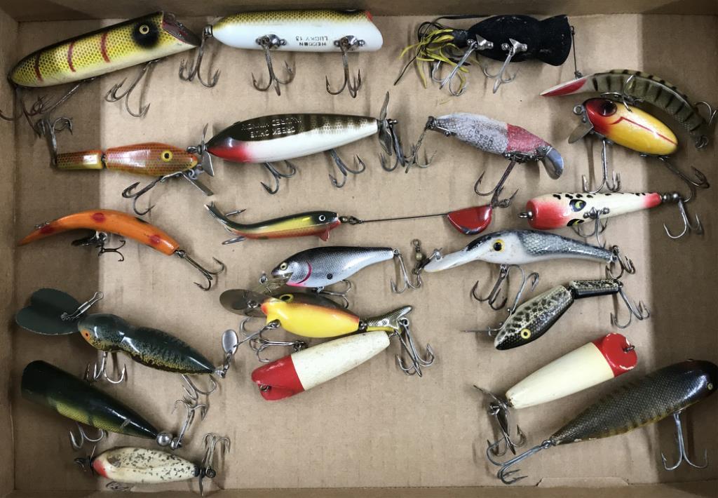 VINTAGE & ANTIQUE FISHING LURES