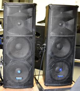 TWO MACKIE SA1532z ACTIVE SPEAKERS