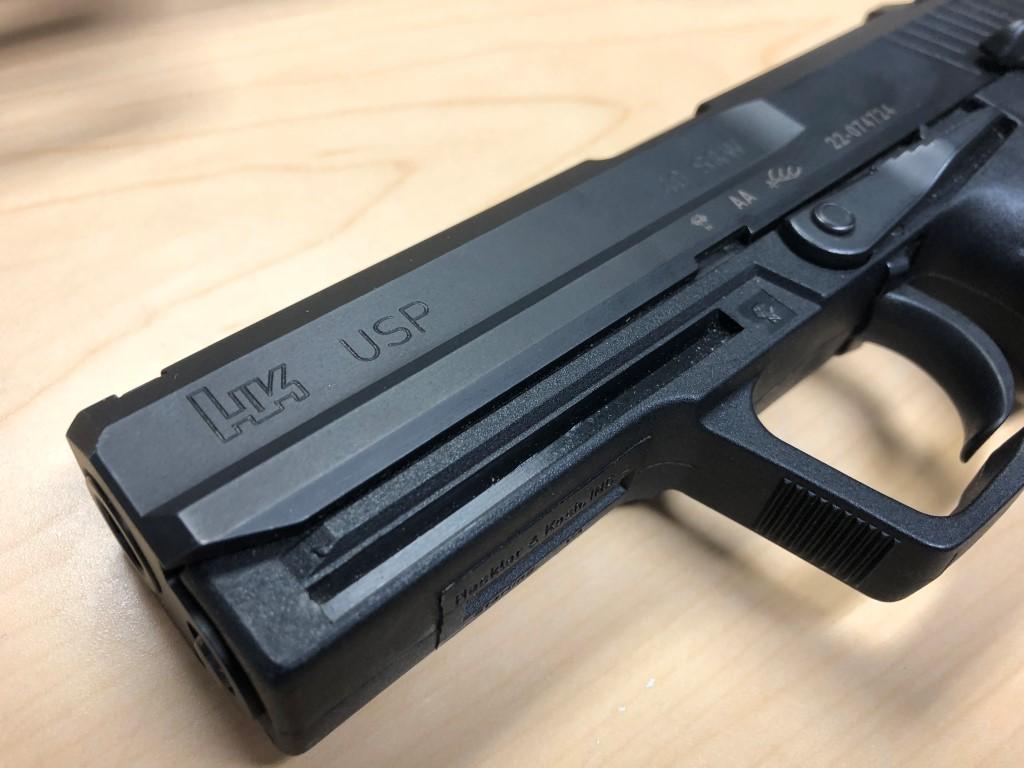 HECKLER & KOCH USP SEMI AUTOMATIC HANDGUN, SN:22074724M SYNTHETIC, .40 S&W,