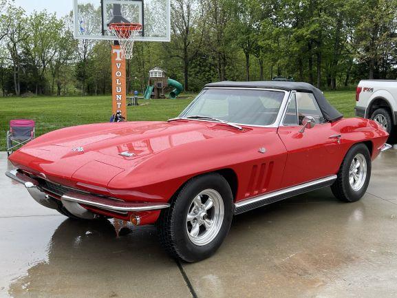 Lot 6 - 1966 Chevrolet Corvette Stingray Convertible