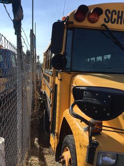 2001 Freightliner 14 passenger THOMAS BUILT school bus ***NON-RUNNING!!!!***