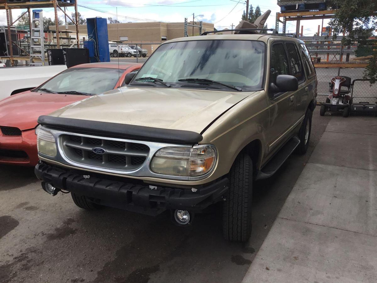 2000 Ford Explorer XLT 4L, 4WD, 6 Cylinder SUV