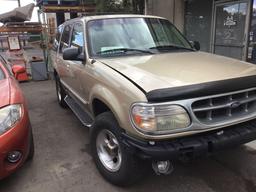 2000 Ford Explorer XLT 4L, 4WD, 6 Cylinder SUV