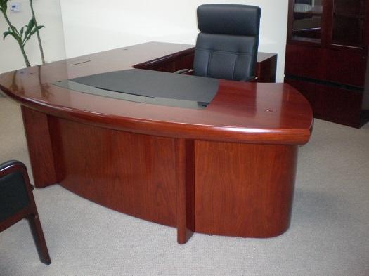 LA Supreme Electronic Convertible 9ft. Desk in Walnut