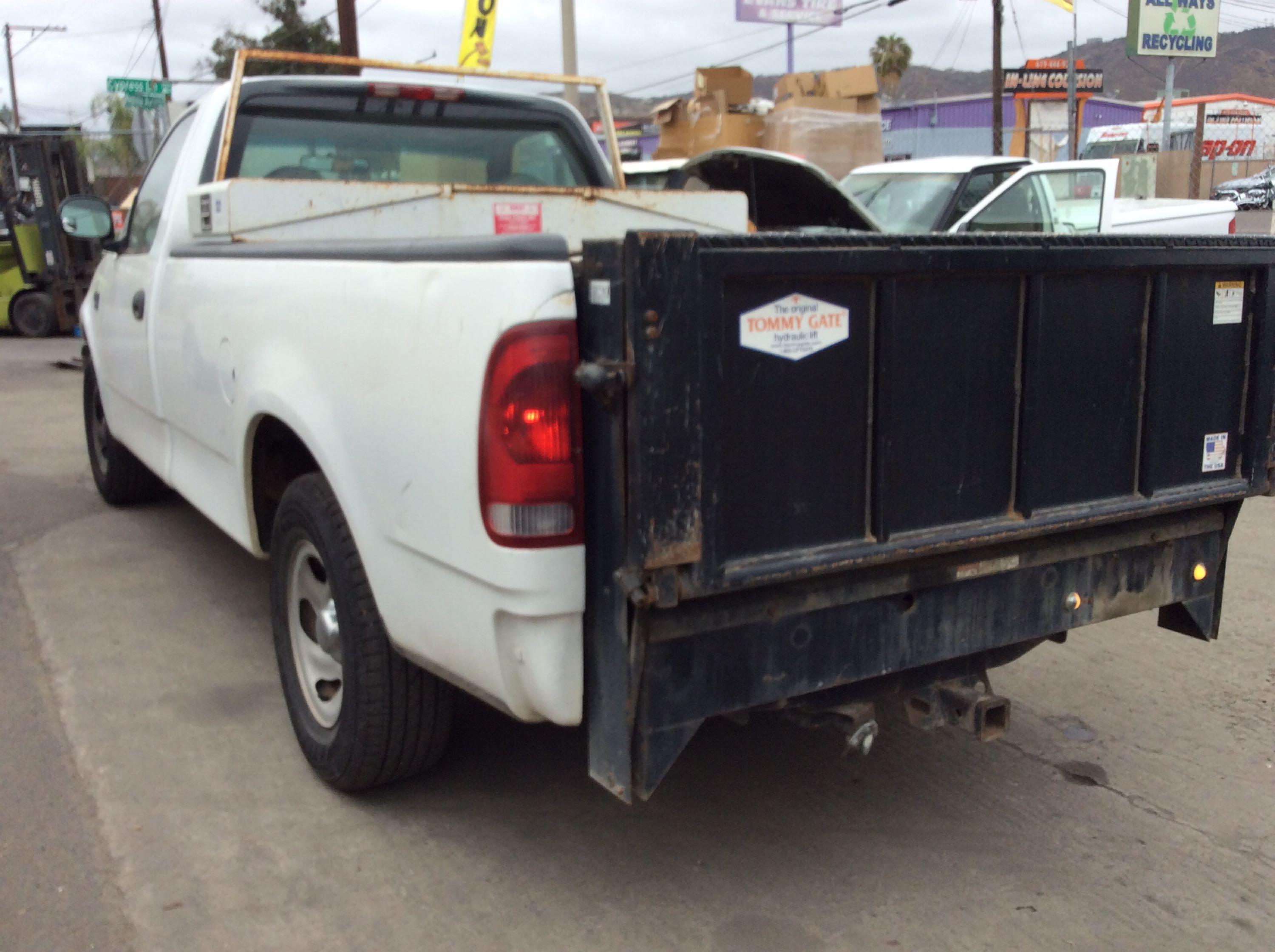 2000 Ford F150 v8. 4.6 Triton