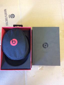 Beats solo 3 wireless bluetooth head phones (black)