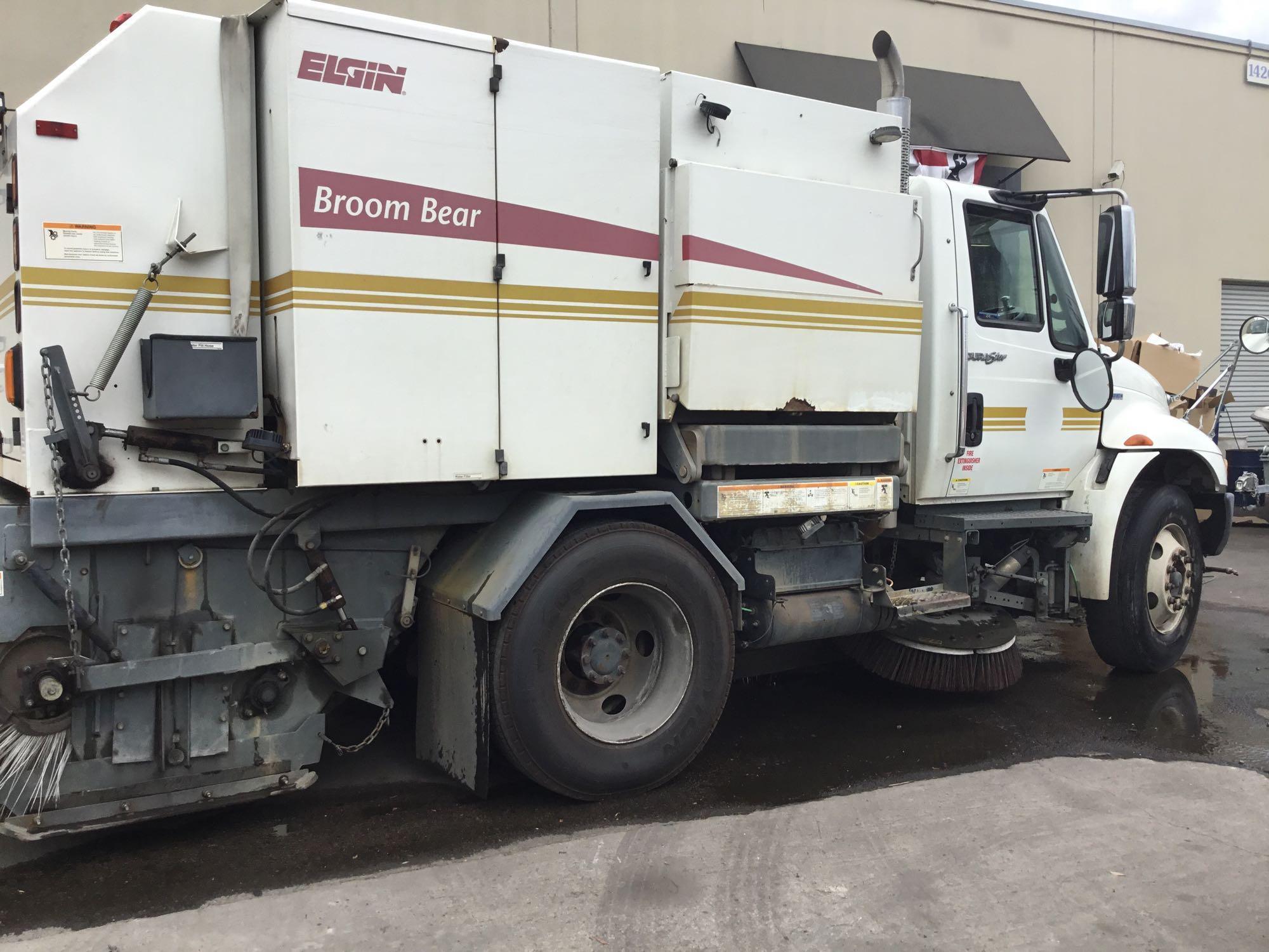 2010 International 4300 Street Sweeper