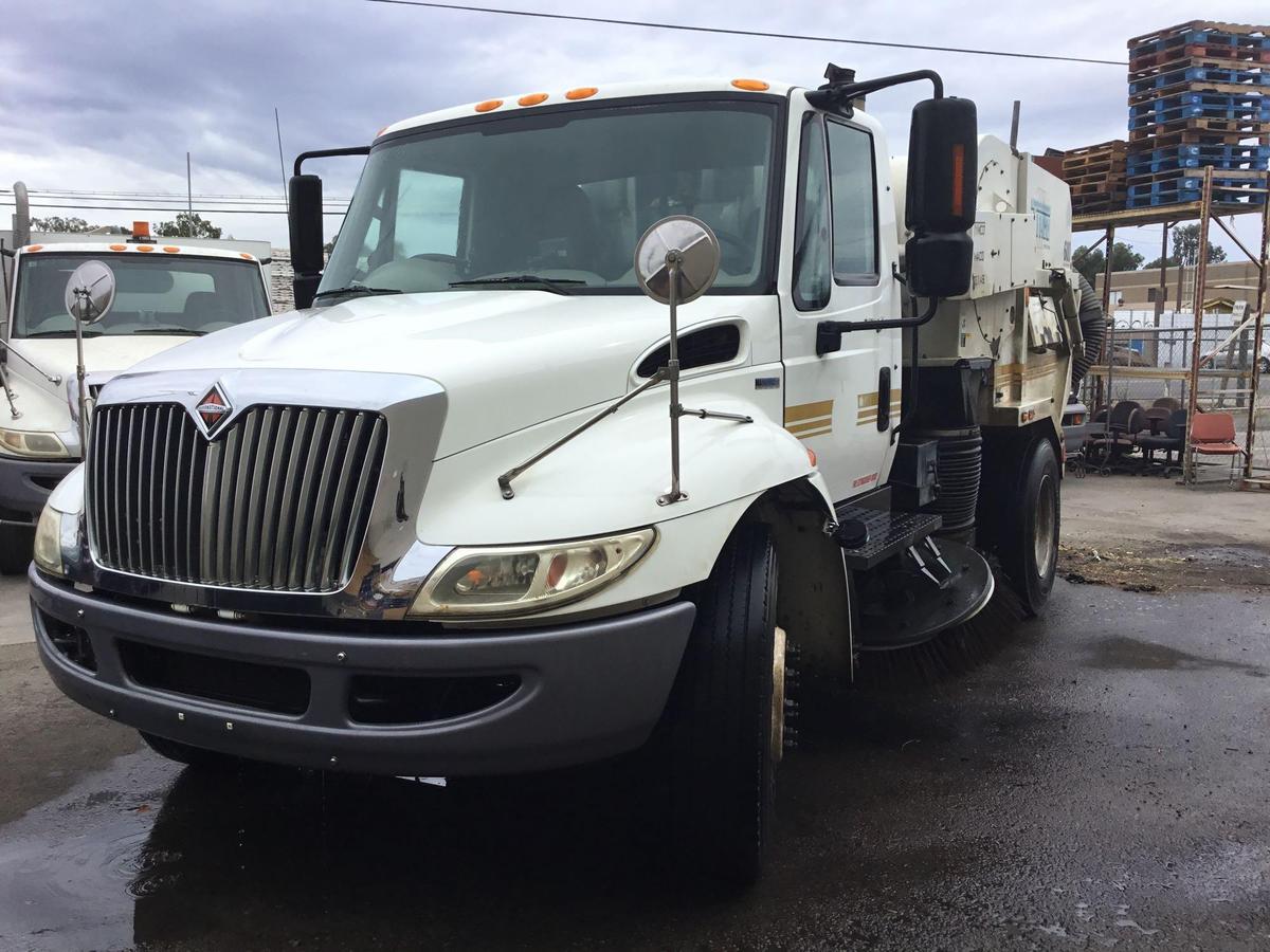 2011 International 4300 Street Sweeper