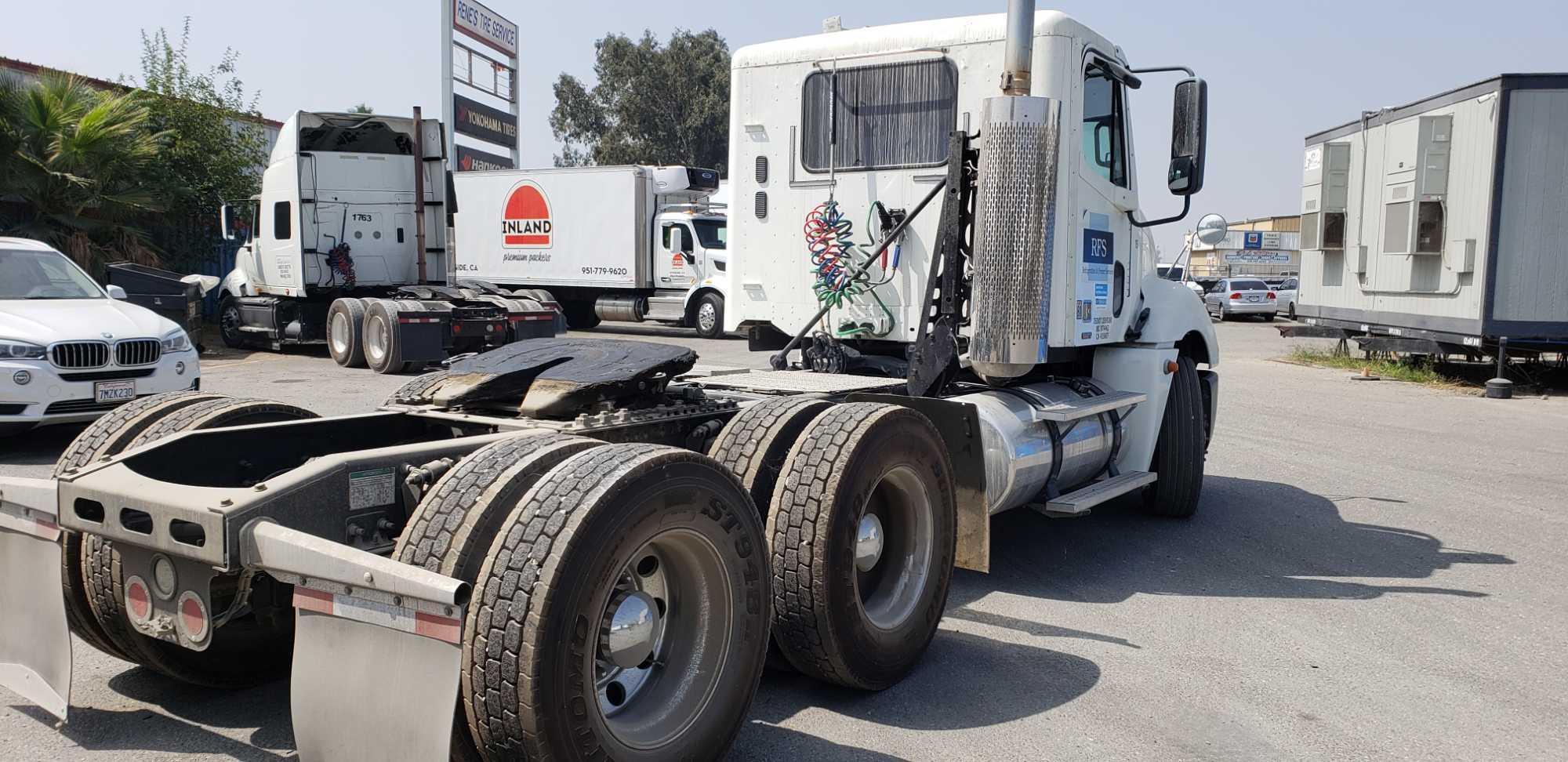 2008 Freightliner Columbia 120