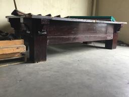 Antique Des Moines Billiard MFG Co. Billiards Table