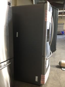 Samsung 25 cu. ft. French Door Refrigerator with External Water & Ice Dispenser**GETS COLD**