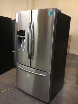 Samsung 28 cu. ft. 3-Door French Door Food ShowCase Refrigerator**GETS COLD**