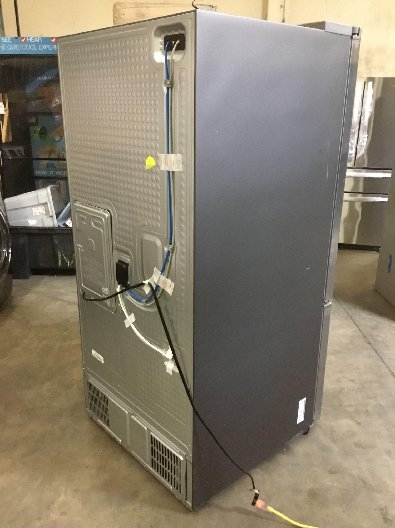 Samsung French Door Refrigerator with Twin Cooling Plus**GETS COLD**