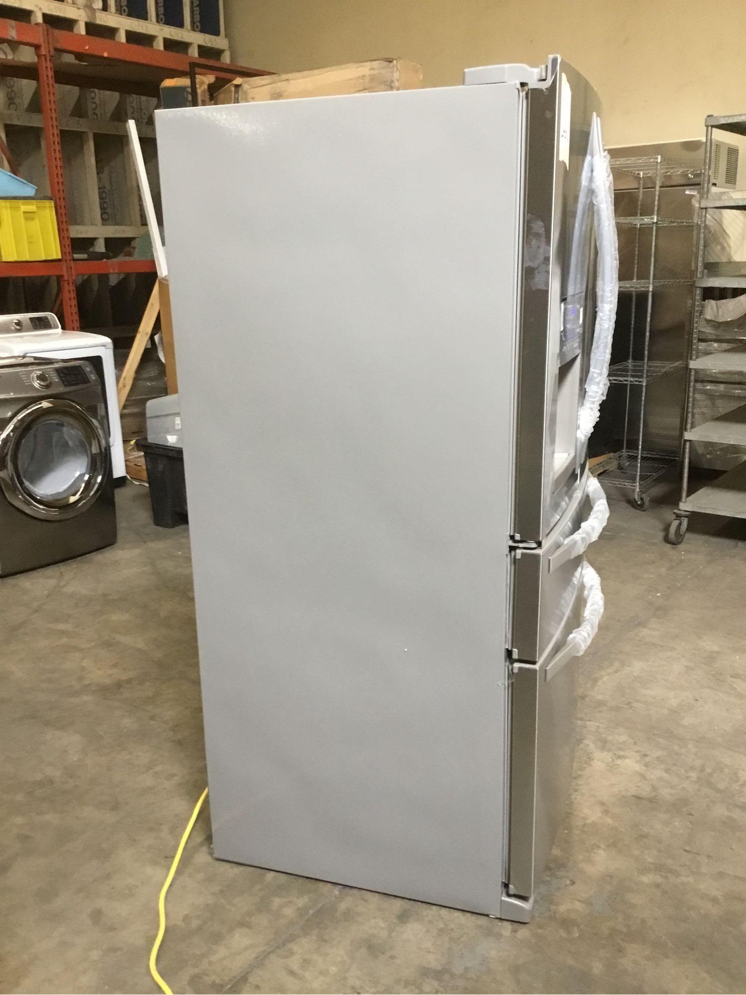 Whirlpool 36 in. Wide French Door Refrigerator with External Refrigerated Drawer**GETS COLD**