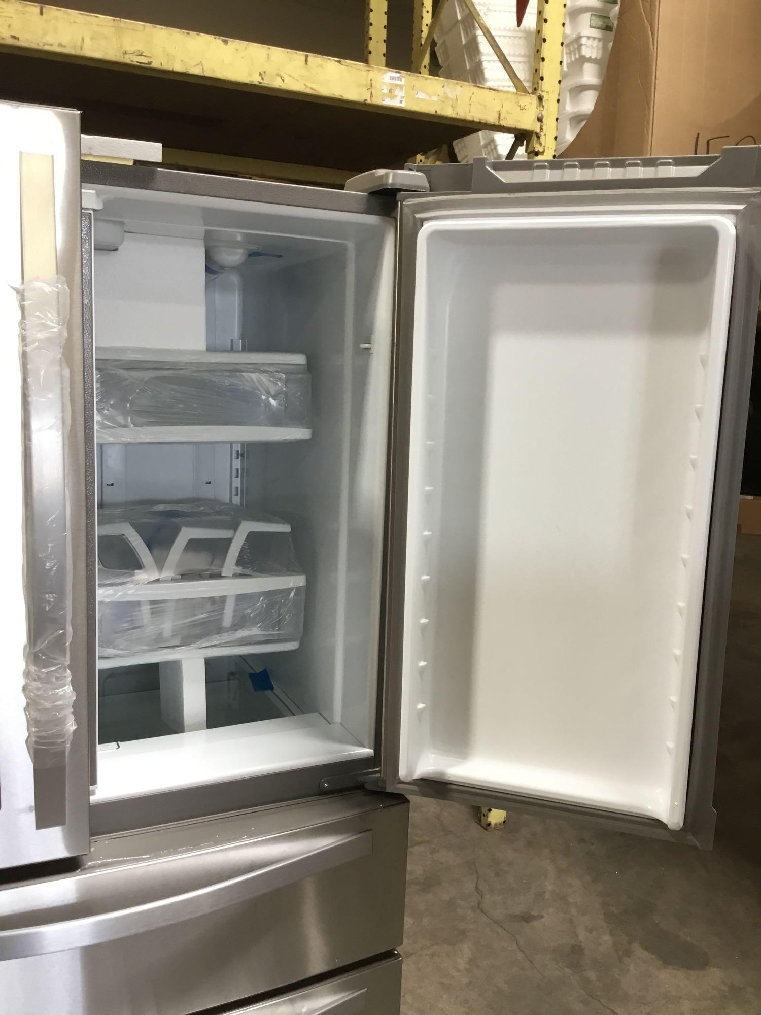 Whirlpool 36 in. Wide French Door Refrigerator with External Refrigerated Drawer**GETS COLD**